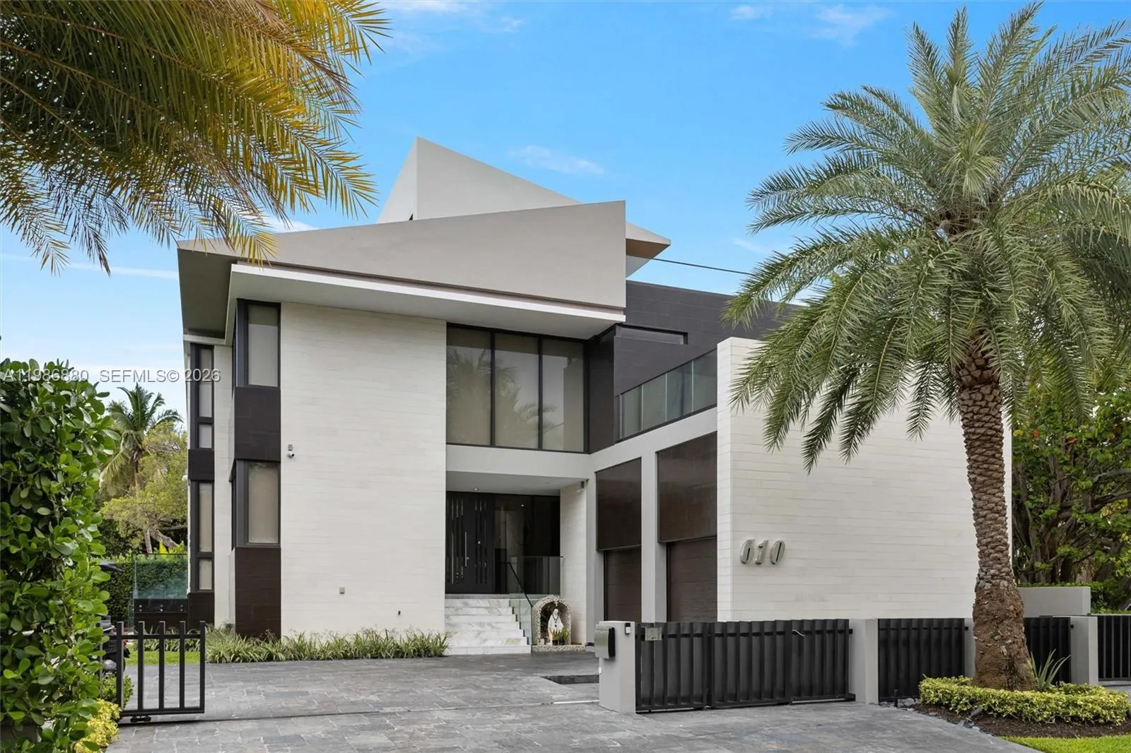 610 Harbor Cir, Key Biscayne, Florida 33149, Key Biscayne, Florida 33149, 6 Bedrooms Bedrooms, ,6 BathroomsBathrooms,Residential,For Sale,610 Harbor Cir, Key Biscayne, Florida 33149,A11986880