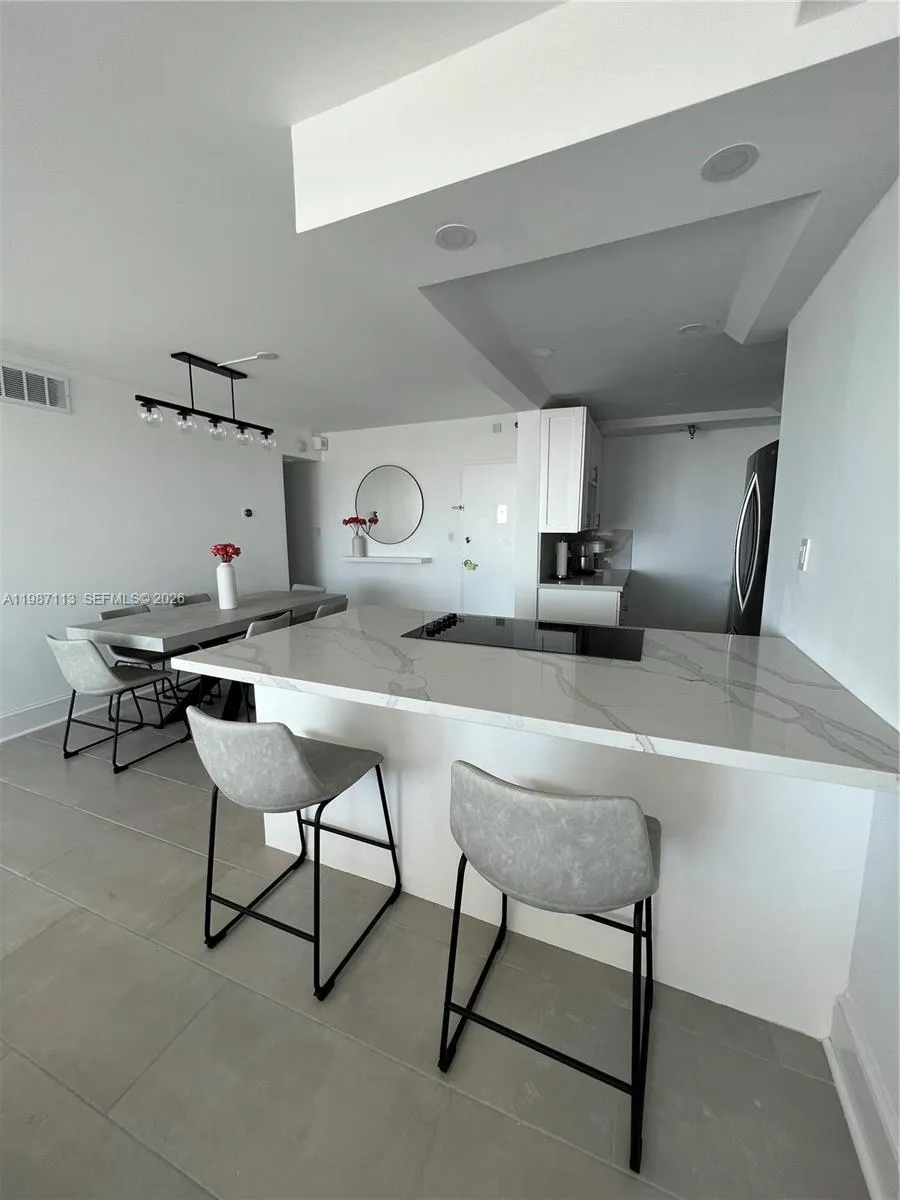 1000 West Ave 1110, Miami Beach, Florida 33139, Miami Beach, Florida 33139, 1 Bedroom Bedrooms, ,1 BathroomBathrooms,Residential Lease,For Rent,1000 West Ave 1110, Miami Beach, Florida 33139,A11987113