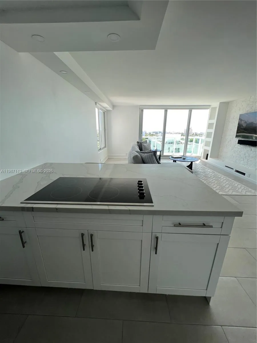 1000 West Ave 1110, Miami Beach, Florida 33139, Miami Beach, Florida 33139, 1 Bedroom Bedrooms, ,1 BathroomBathrooms,Residential Lease,For Rent,1000 West Ave 1110, Miami Beach, Florida 33139,A11987113