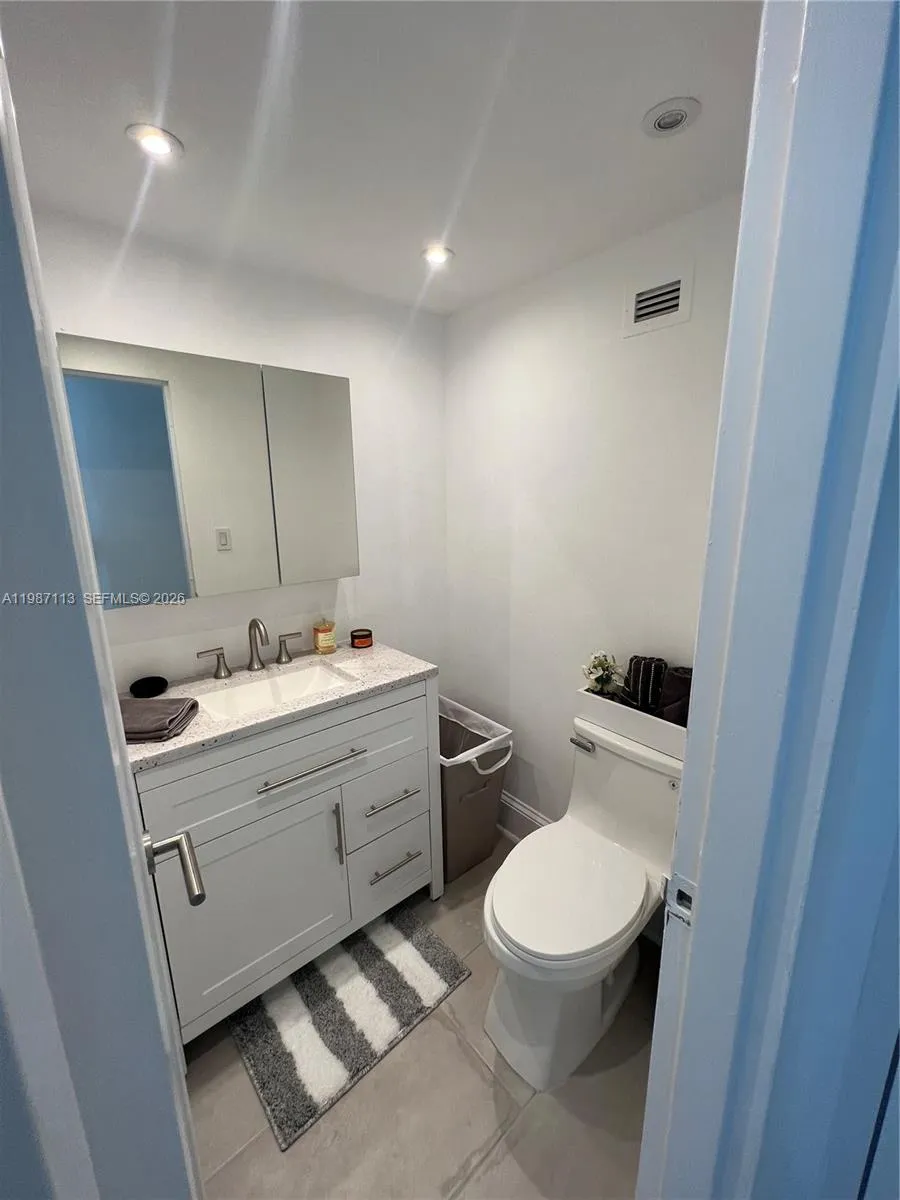 1000 West Ave 1110, Miami Beach, Florida 33139, Miami Beach, Florida 33139, 1 Bedroom Bedrooms, ,1 BathroomBathrooms,Residential Lease,For Rent,1000 West Ave 1110, Miami Beach, Florida 33139,A11987113