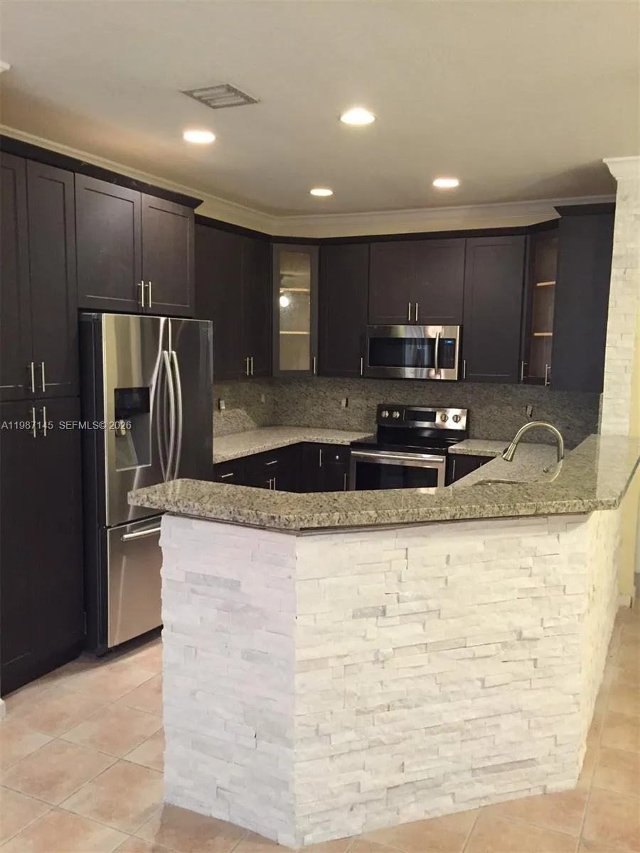 1531 Passion Vine Cir 3-2, Weston, Florida 33326, Weston, Florida 33326, 3 Bedrooms Bedrooms, ,2 BathroomsBathrooms,Residential Lease,For Rent,1531 Passion Vine Cir 3-2, Weston, Florida 33326,A11987145