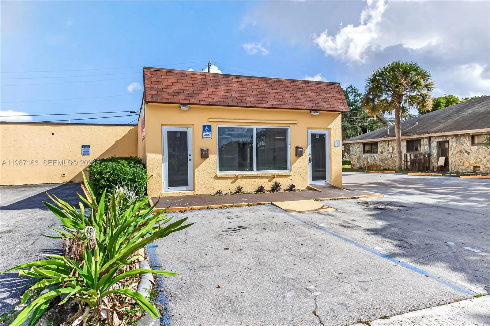 1180 Nw 41st, Lauderhill, Florida 33313, Lauderhill, Florida 33313, ,Commercial Lease,For Rent,1180 Nw 41st, Lauderhill, Florida 33313,A11987163