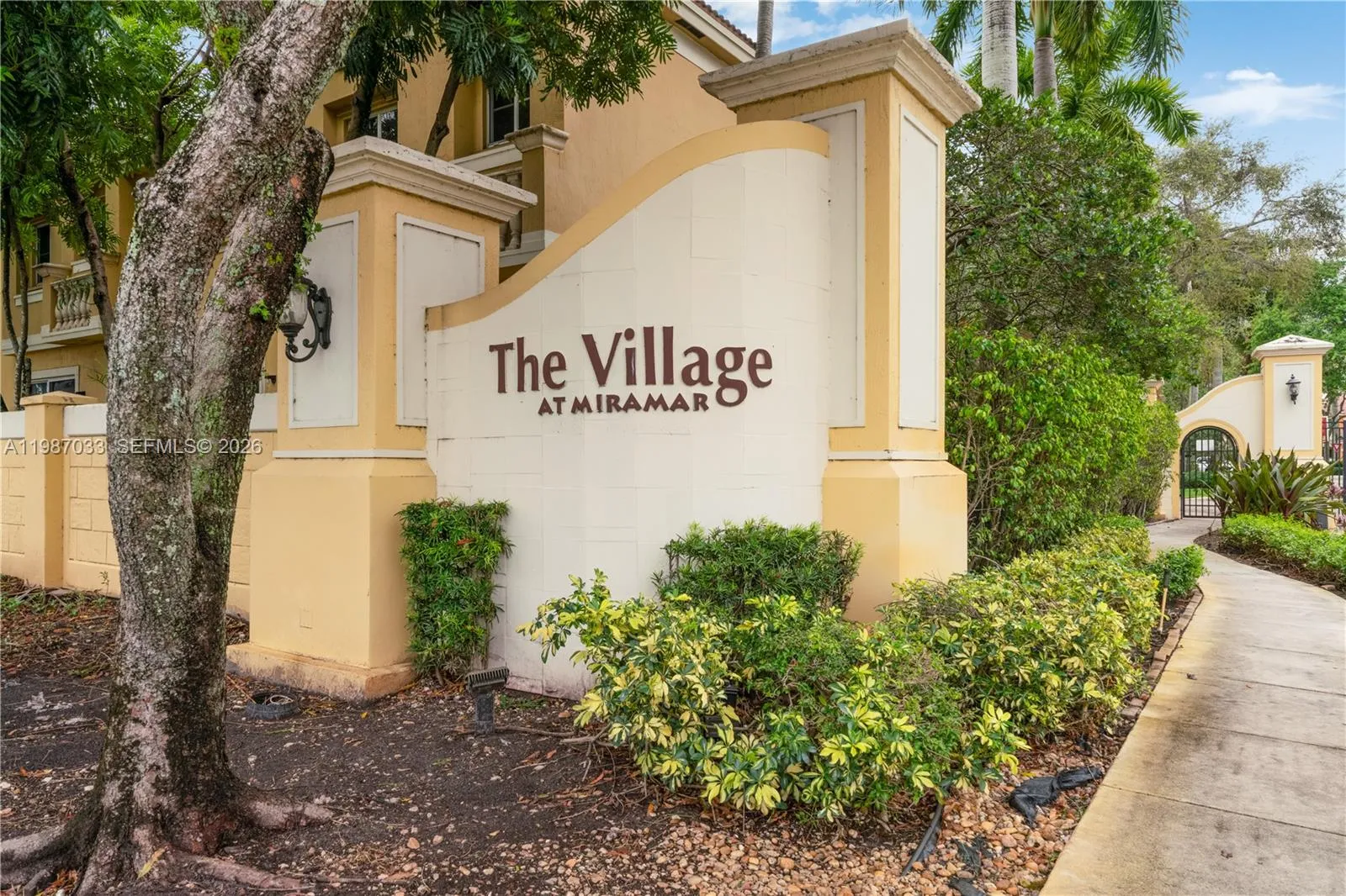 8916 Sw 19th St, Miramar, Florida 33025, Miramar, Florida 33025, 2 Bedrooms Bedrooms, ,2 BathroomsBathrooms,Residential,For Sale,8916 Sw 19th St, Miramar, Florida 33025,A11987033