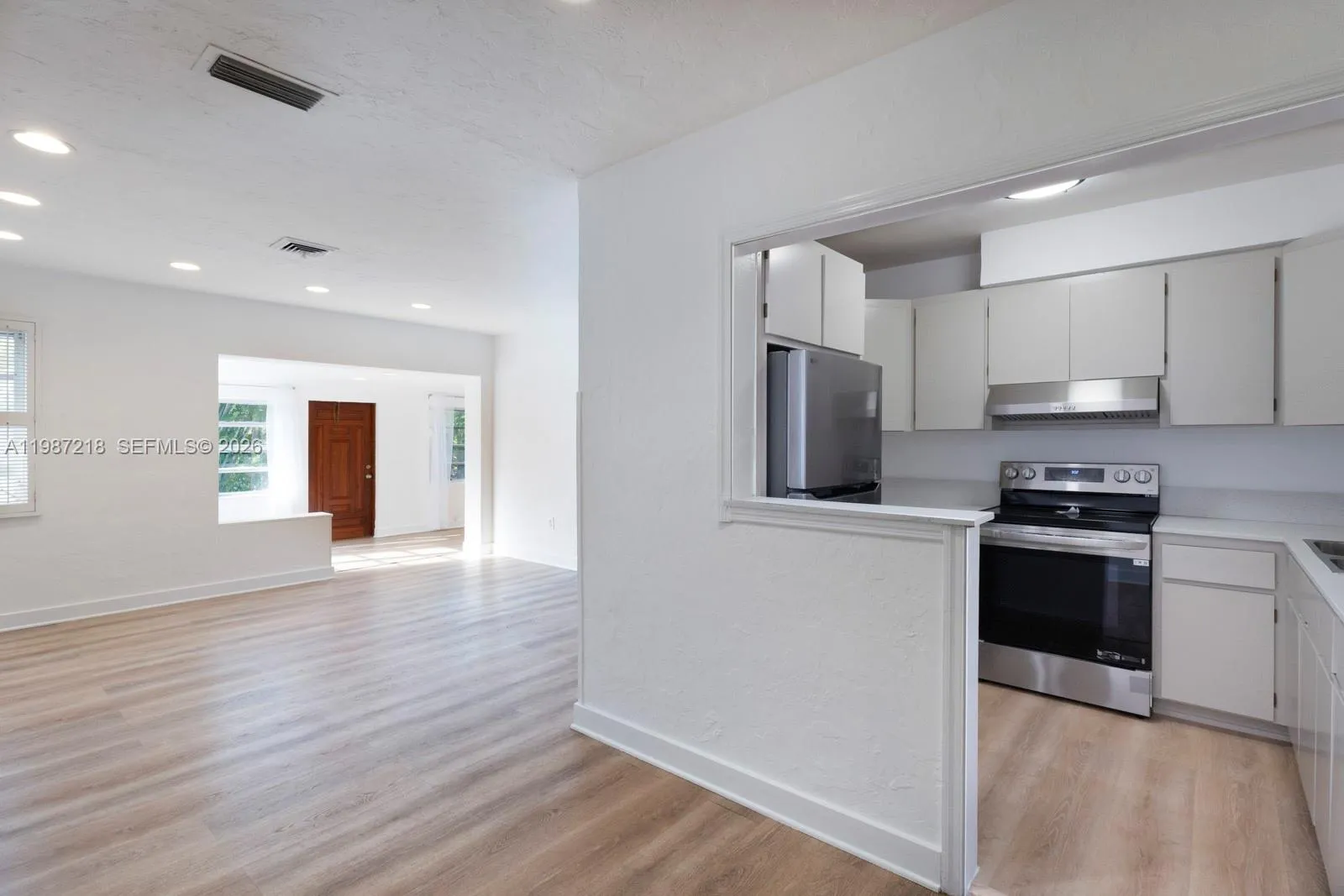 2515 Overbrook St, Miami, Florida 33133, Miami, Florida 33133, 2 Bedrooms Bedrooms, ,2 BathroomsBathrooms,Residential Lease,For Rent,2515 Overbrook St, Miami, Florida 33133,A11987218