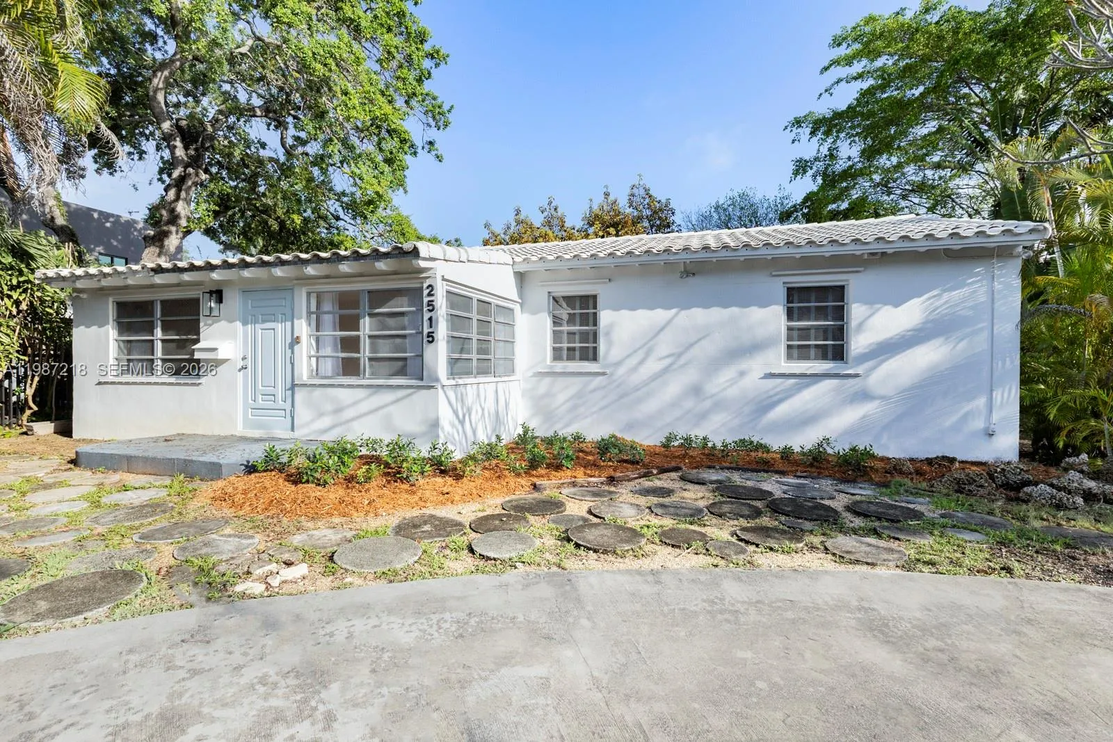 2515 Overbrook St, Miami, Florida 33133, Miami, Florida 33133, 2 Bedrooms Bedrooms, ,2 BathroomsBathrooms,Residential Lease,For Rent,2515 Overbrook St, Miami, Florida 33133,A11987218