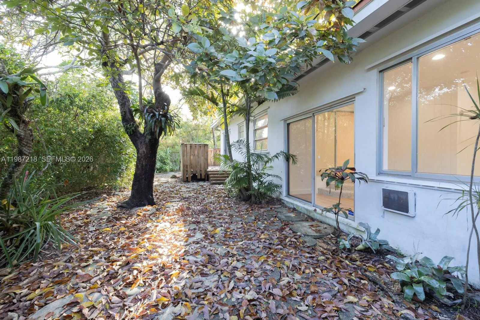 2515 Overbrook St, Miami, Florida 33133, Miami, Florida 33133, 2 Bedrooms Bedrooms, ,2 BathroomsBathrooms,Residential Lease,For Rent,2515 Overbrook St, Miami, Florida 33133,A11987218