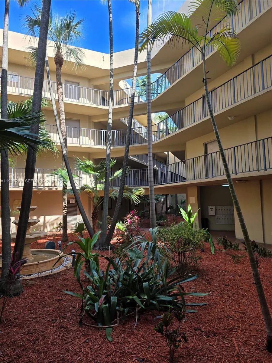 8615 Nw 8th St 319, Miami, Florida 33126, Miami, Florida 33126, 3 Bedrooms Bedrooms, ,2 BathroomsBathrooms,Residential,For Sale,8615 Nw 8th St 319, Miami, Florida 33126,A11987275