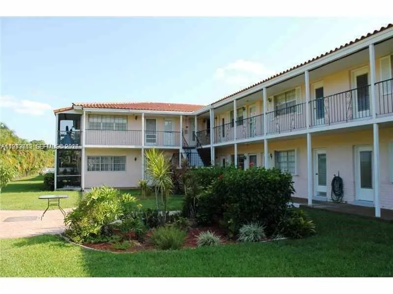 1431 S 14th Ave 114, Hollywood, Florida 33020, Hollywood, Florida 33020, 1 Bedroom Bedrooms, ,1 BathroomBathrooms,Residential,For Sale,1431 S 14th Ave 114, Hollywood, Florida 33020,A11983812