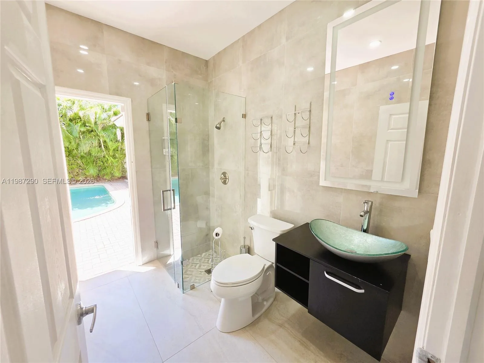 POOL/GUEST BATHROOM