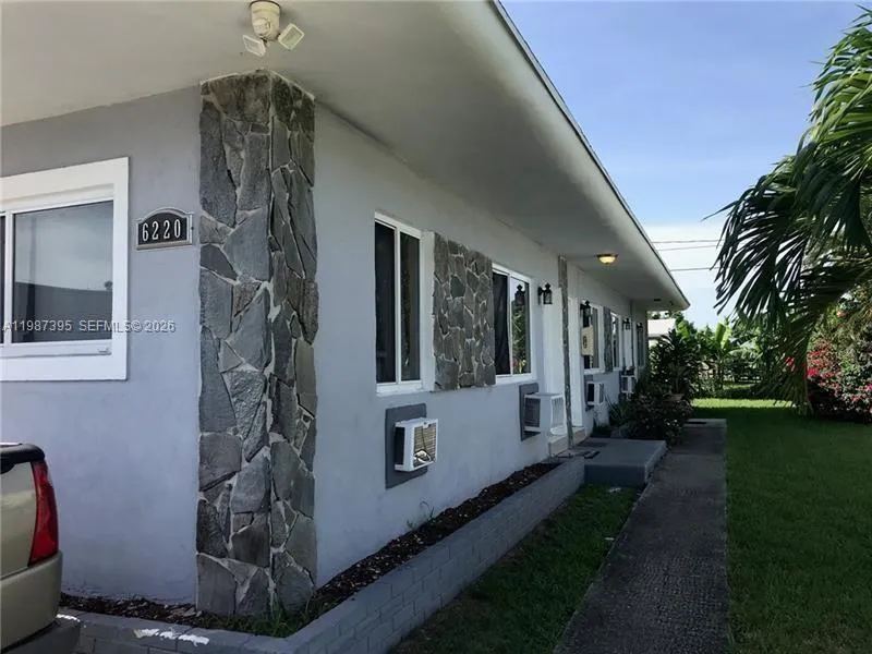 6220 Dawson St, Hollywood, Florida 33023, Hollywood, Florida 33023, ,Residential Income,For Sale,6220 Dawson St, Hollywood, Florida 33023,A11987395