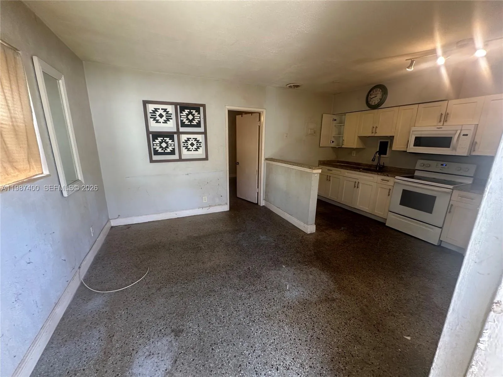 1271 Ne 32nd St A, Oakland Park, Florida 33334, Oakland Park, Florida 33334, 1 Bedroom Bedrooms, ,1 BathroomBathrooms,Residential Lease,For Rent,1271 Ne 32nd St A, Oakland Park, Florida 33334,A11987400