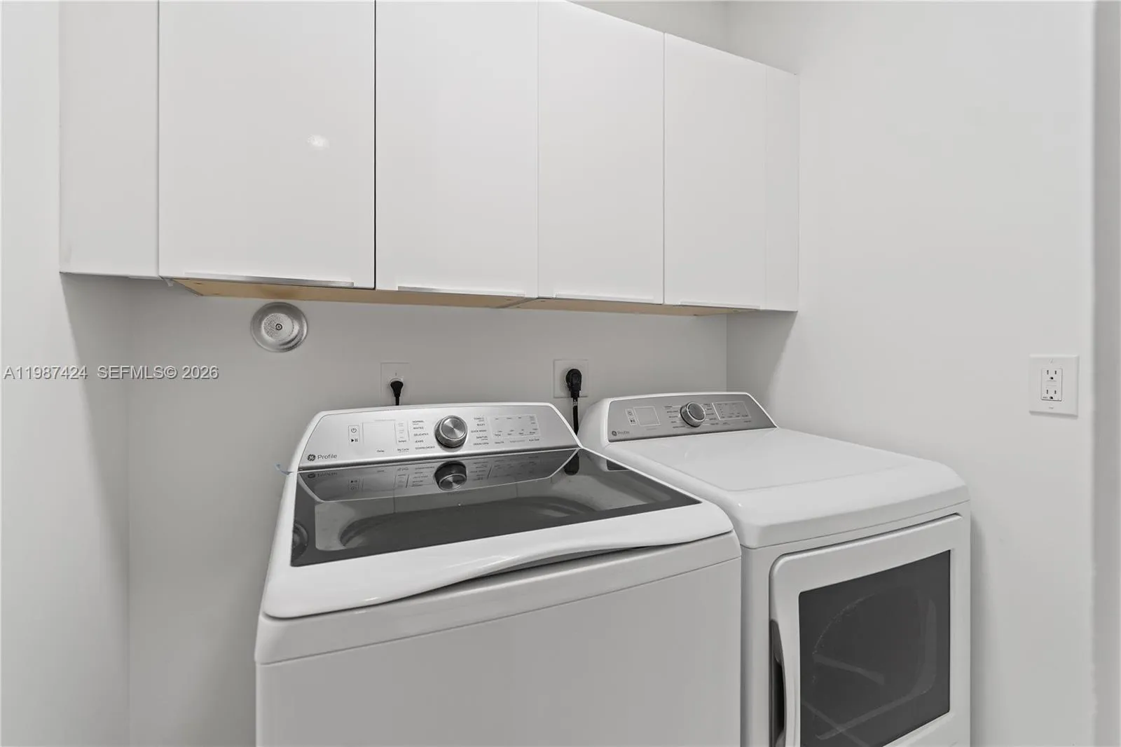 6432 Nw 104th Ct, Doral, Florida 33178, Doral, Florida 33178, 4 Bedrooms Bedrooms, ,3 BathroomsBathrooms,Residential Lease,For Rent,6432 Nw 104th Ct, Doral, Florida 33178,A11987424