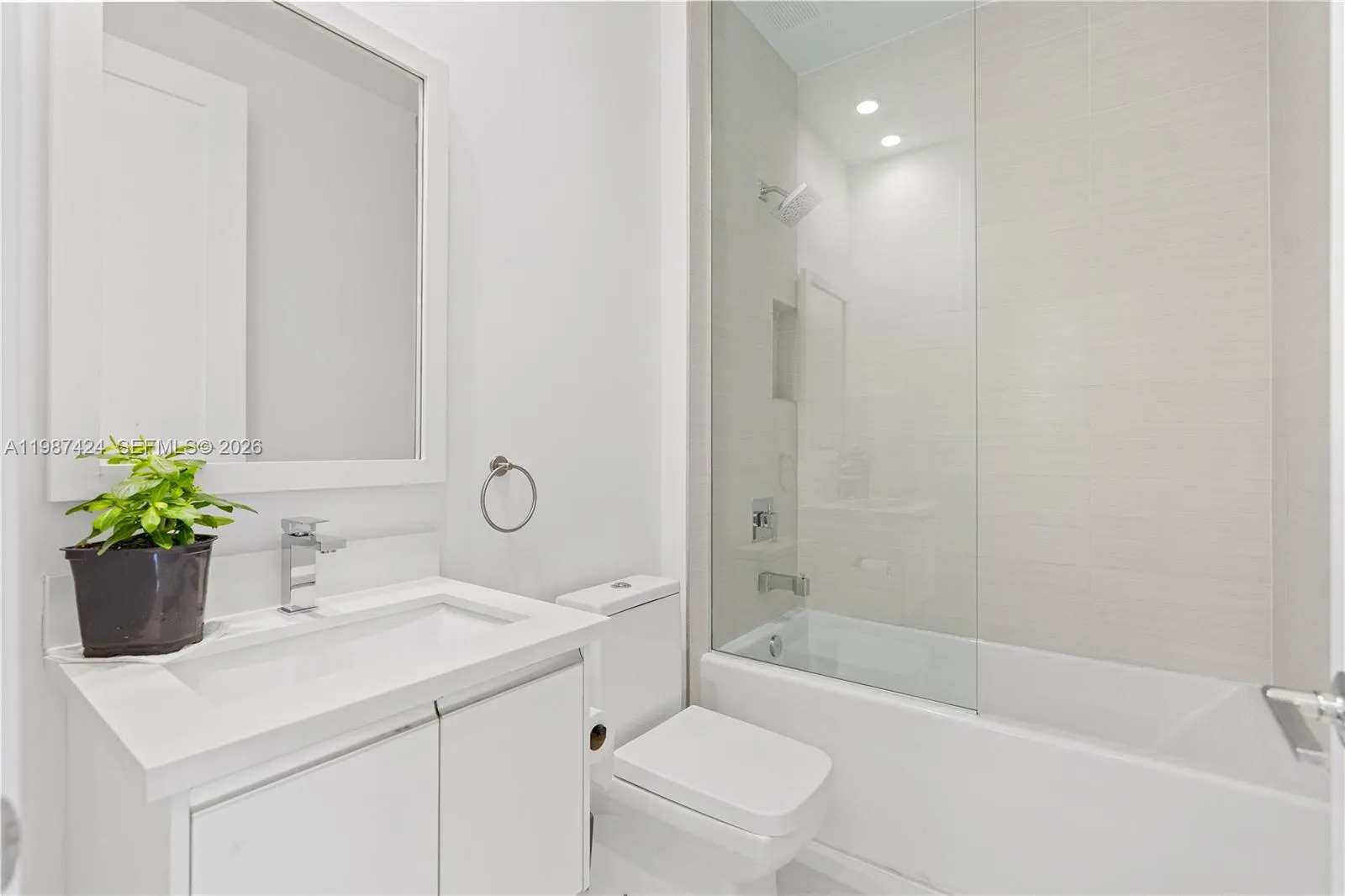 6432 Nw 104th Ct, Doral, Florida 33178, Doral, Florida 33178, 4 Bedrooms Bedrooms, ,3 BathroomsBathrooms,Residential Lease,For Rent,6432 Nw 104th Ct, Doral, Florida 33178,A11987424