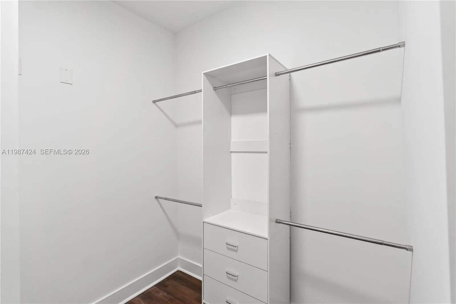6432 Nw 104th Ct, Doral, Florida 33178, Doral, Florida 33178, 4 Bedrooms Bedrooms, ,3 BathroomsBathrooms,Residential Lease,For Rent,6432 Nw 104th Ct, Doral, Florida 33178,A11987424