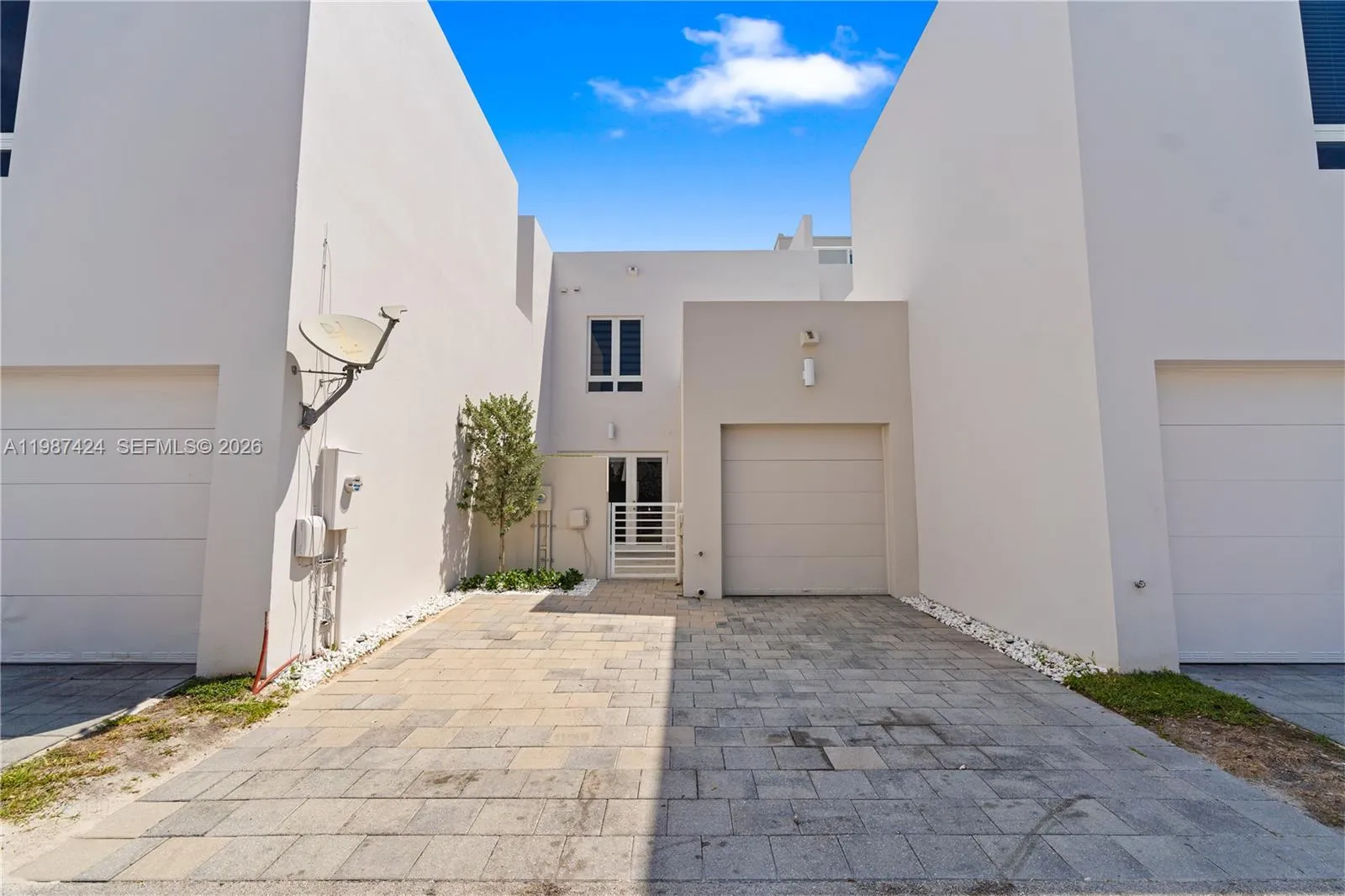 6432 Nw 104th Ct, Doral, Florida 33178, Doral, Florida 33178, 4 Bedrooms Bedrooms, ,3 BathroomsBathrooms,Residential Lease,For Rent,6432 Nw 104th Ct, Doral, Florida 33178,A11987424