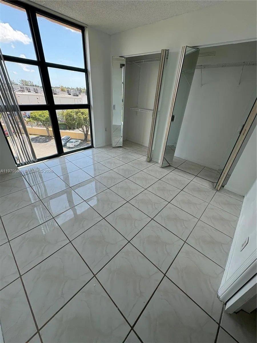 with large wall to wall closet