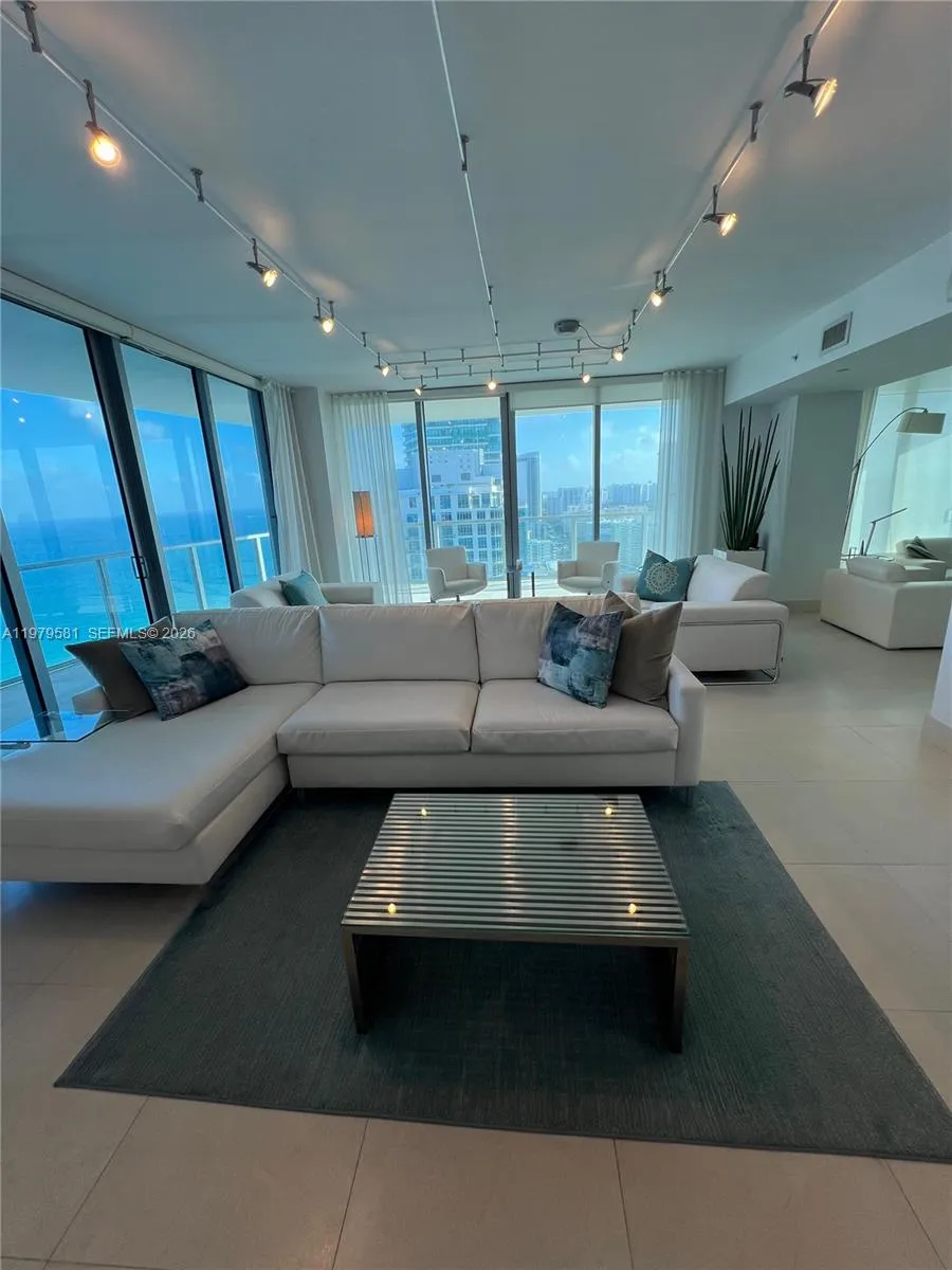 3101 S Ocean Dr 3102, Hollywood, Florida 33019, Hollywood, Florida 33019, 2 Bedrooms Bedrooms, ,3 BathroomsBathrooms,Residential,For Sale,3101 S Ocean Dr 3102, Hollywood, Florida 33019,A11979581