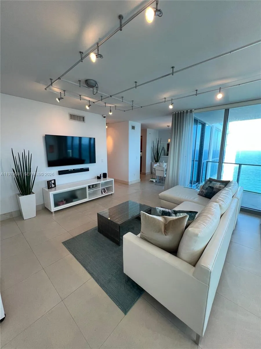 3101 S Ocean Dr 3102, Hollywood, Florida 33019, Hollywood, Florida 33019, 2 Bedrooms Bedrooms, ,3 BathroomsBathrooms,Residential,For Sale,3101 S Ocean Dr 3102, Hollywood, Florida 33019,A11979581