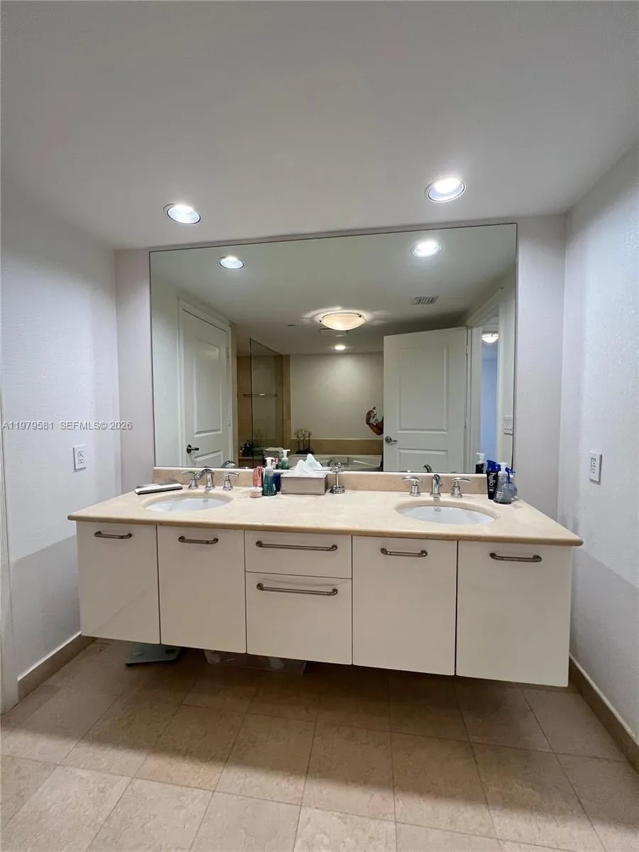 3101 S Ocean Dr 3102, Hollywood, Florida 33019, Hollywood, Florida 33019, 2 Bedrooms Bedrooms, ,3 BathroomsBathrooms,Residential,For Sale,3101 S Ocean Dr 3102, Hollywood, Florida 33019,A11979581