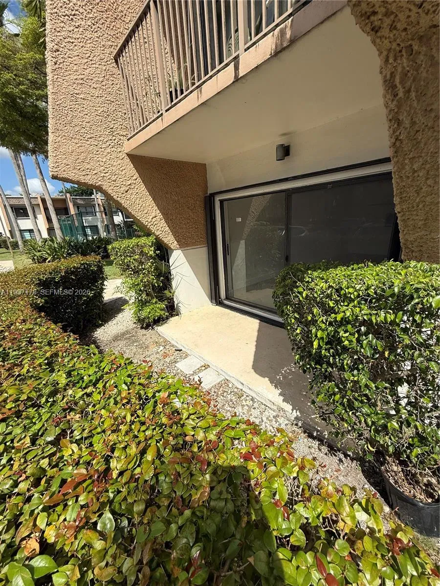 8261 Sw 128th St 118, Pinecrest, Florida 33156, Pinecrest, Florida 33156, 2 Bedrooms Bedrooms, ,2 BathroomsBathrooms,Residential Lease,For Rent,8261 Sw 128th St 118, Pinecrest, Florida 33156,A11987178