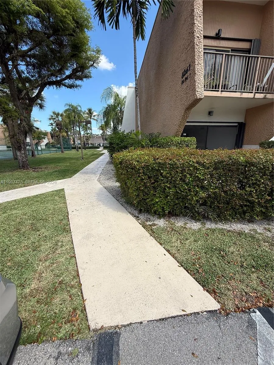 8261 Sw 128th St 118, Pinecrest, Florida 33156, Pinecrest, Florida 33156, 2 Bedrooms Bedrooms, ,2 BathroomsBathrooms,Residential Lease,For Rent,8261 Sw 128th St 118, Pinecrest, Florida 33156,A11987178