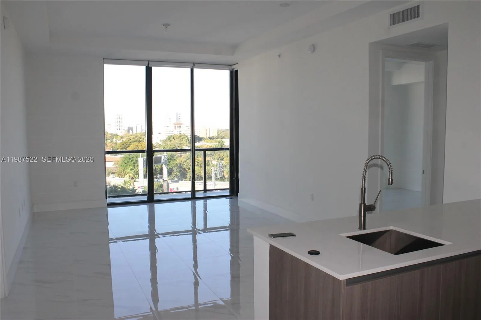 201 Sw 17th Rd 802, Miami, Florida 33129, Miami, Florida 33129, 2 Bedrooms Bedrooms, ,2 BathroomsBathrooms,Residential Lease,For Rent,201 Sw 17th Rd 802, Miami, Florida 33129,A11987522
