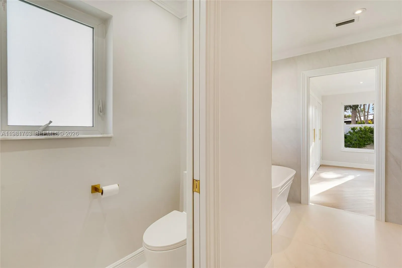 4460 Ne 25th Ave, Lighthouse Point, Florida 33064, Lighthouse Point, Florida 33064, 3 Bedrooms Bedrooms, ,2 BathroomsBathrooms,Residential,For Sale,4460 Ne 25th Ave, Lighthouse Point, Florida 33064,A11981763