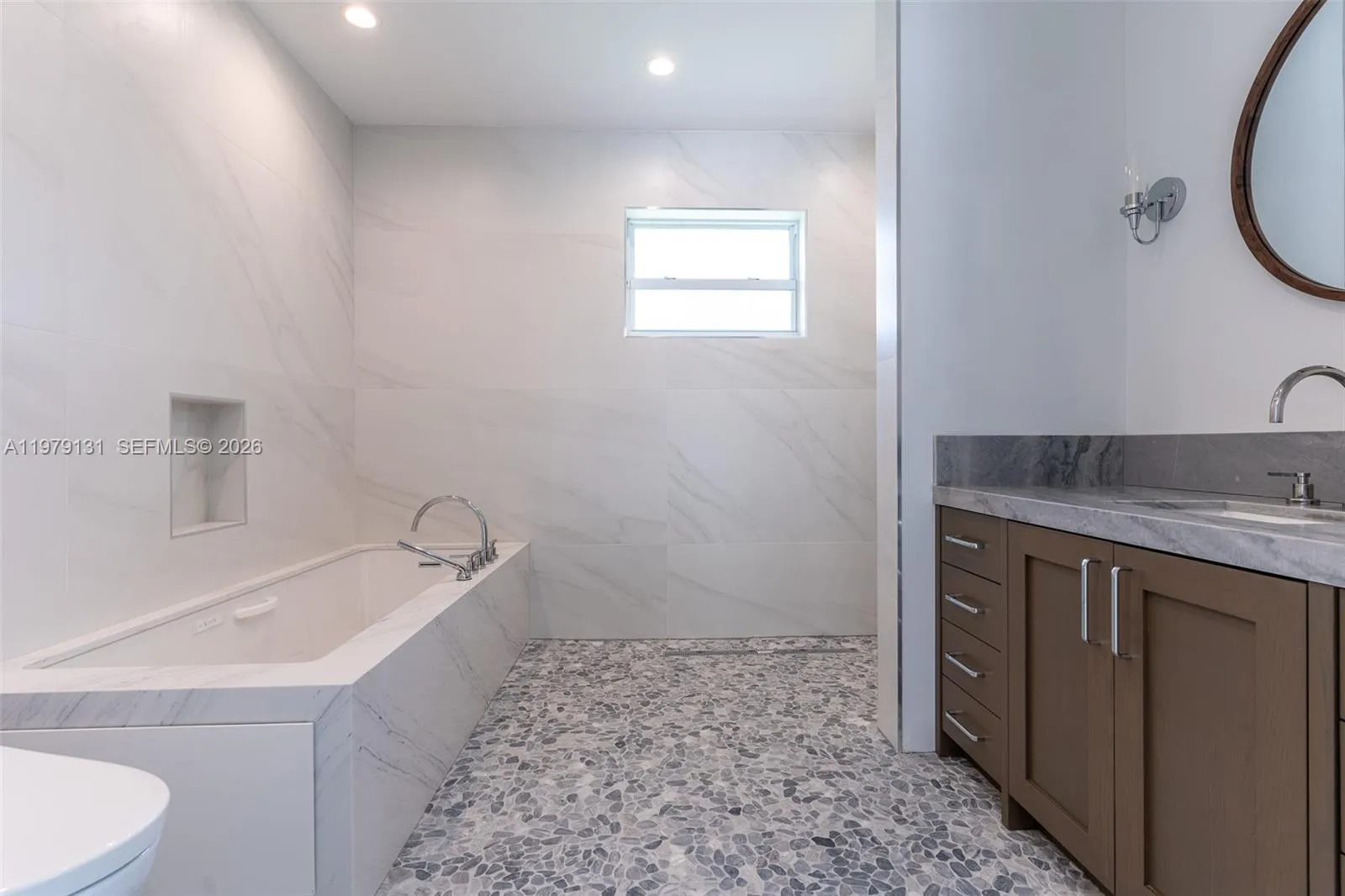 Palmetto Bay, Florida 33158, 4 Bedrooms Bedrooms, ,3 BathroomsBathrooms,Residential,For Sale,A11979131