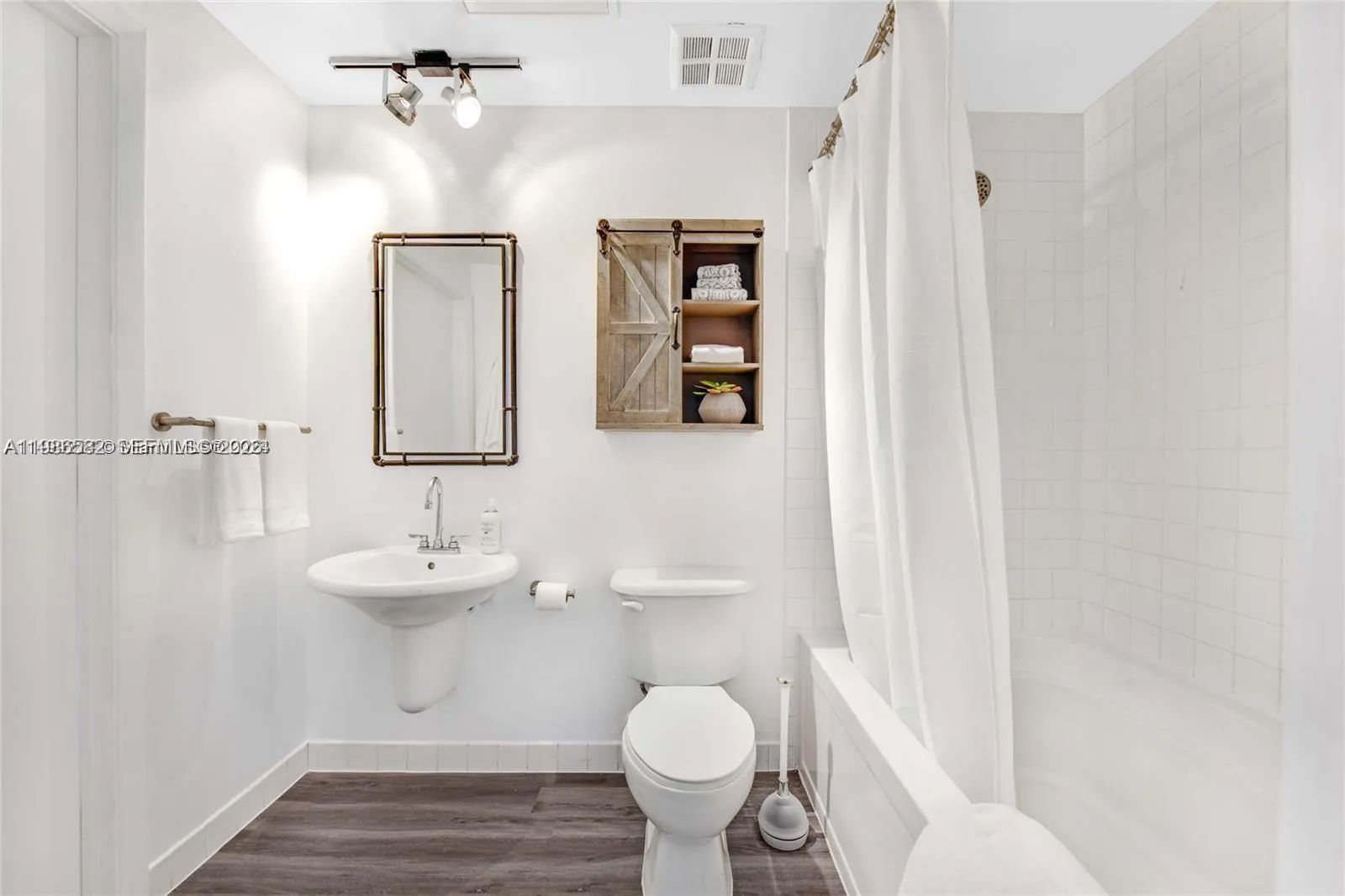10 Sw South River Dr 1505, Miami, Florida 33130, Miami, Florida 33130, 1 Bedroom Bedrooms, ,1 BathroomBathrooms,Residential Lease,For Rent,10 Sw South River Dr 1505, Miami, Florida 33130,A11986582