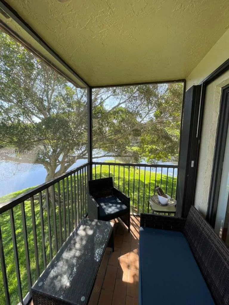 Weston, Florida 33326, 2 Bedrooms Bedrooms, ,2 BathroomsBathrooms,Residential Lease,For Rent,A11982174