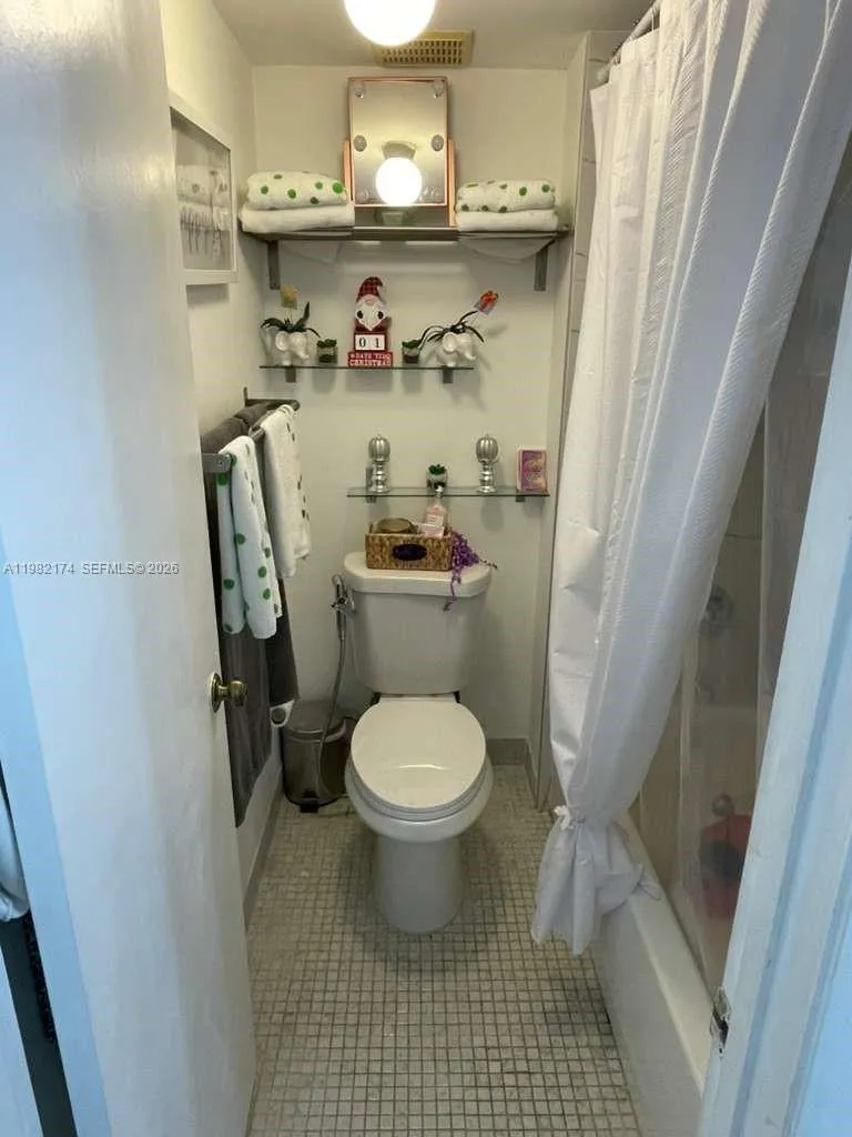 Weston, Florida 33326, 2 Bedrooms Bedrooms, ,2 BathroomsBathrooms,Residential Lease,For Rent,A11982174