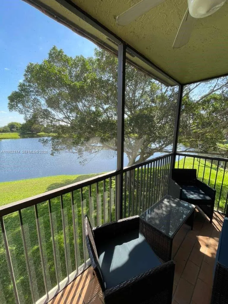 Weston, Florida 33326, 2 Bedrooms Bedrooms, ,2 BathroomsBathrooms,Residential Lease,For Rent,A11982174