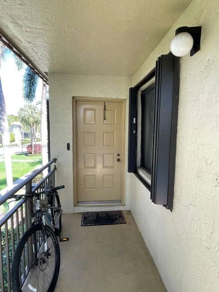Weston, Florida 33326, 2 Bedrooms Bedrooms, ,2 BathroomsBathrooms,Residential Lease,For Rent,A11982174