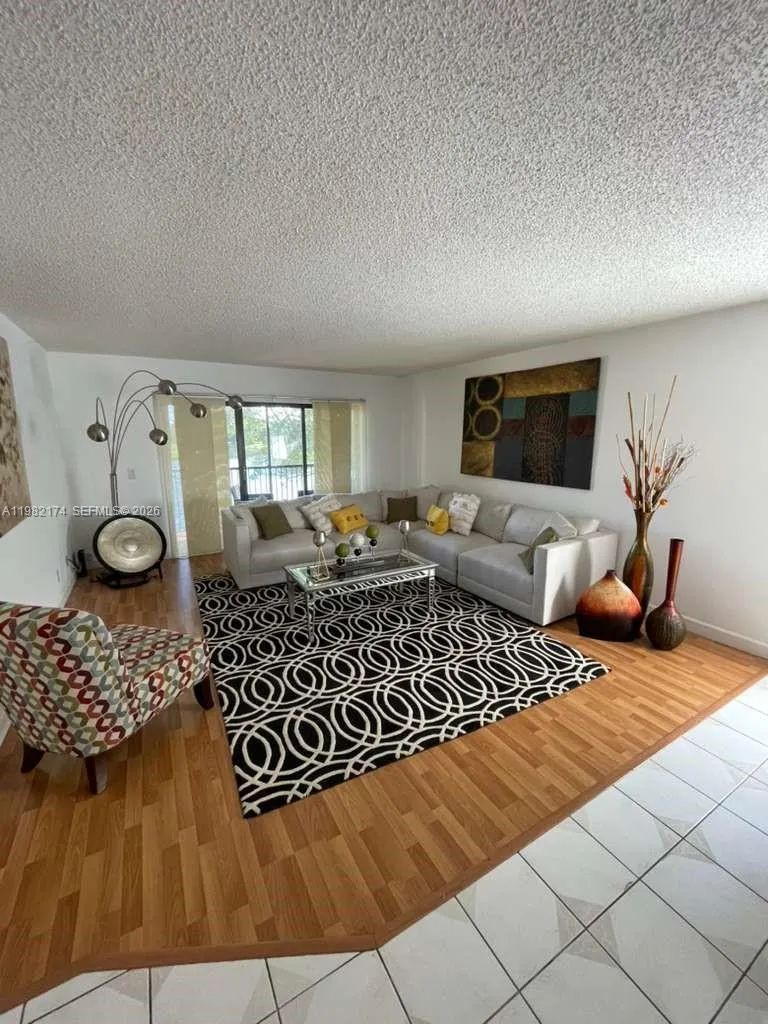 Weston, Florida 33326, 2 Bedrooms Bedrooms, ,2 BathroomsBathrooms,Residential Lease,For Rent,A11982174