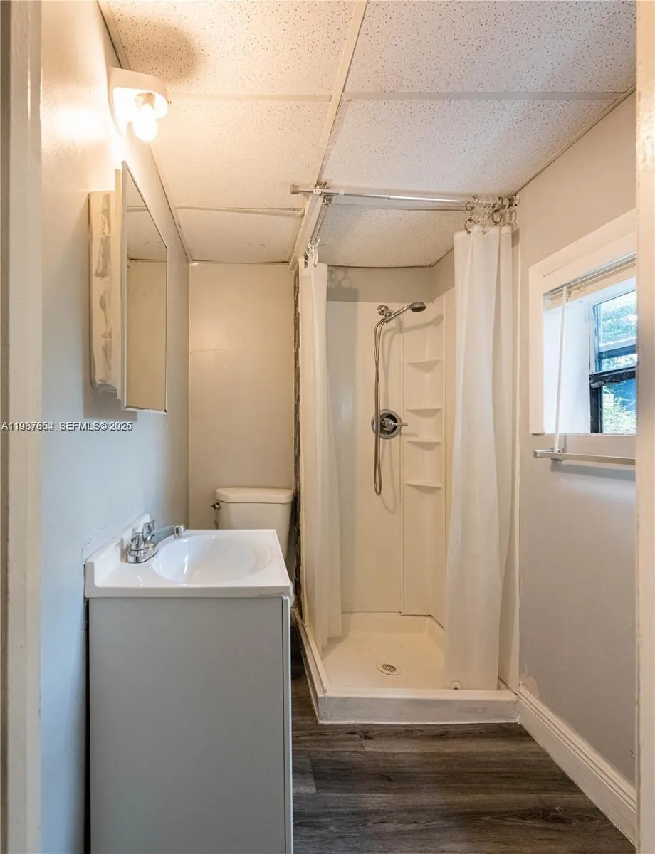 327 Sw 20th St 3, Fort Lauderdale, Florida 33315, Fort Lauderdale, Florida 33315, 2 Bedrooms Bedrooms, ,1 BathroomBathrooms,Residential Lease,For Rent,327 Sw 20th St 3, Fort Lauderdale, Florida 33315,A11987654