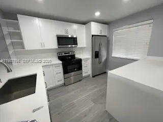 440 Lakeview Dr 202, Weston, Florida 33326, Weston, Florida 33326, 2 Bedrooms Bedrooms, ,2 BathroomsBathrooms,Residential,For Sale,440 Lakeview Dr 202, Weston, Florida 33326,A11987594