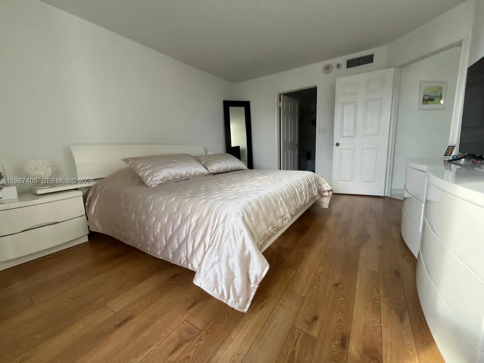 3530 Mystic Pointe Dr 1412, Aventura, Florida 3318, Aventura, Florida 33180, 2 Bedrooms Bedrooms, ,2 BathroomsBathrooms,Residential,For Sale,3530 Mystic Pointe Dr 1412, Aventura, Florida 3318,A11987406