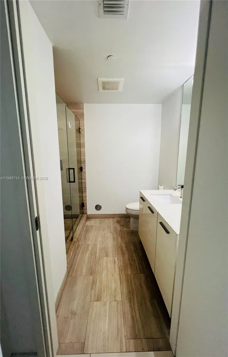 1300 Brickell Bay Dr 1606, Miami, Florida 33131, Miami, Florida 33131, ,1 BathroomBathrooms,Residential,For Sale,1300 Brickell Bay Dr 1606, Miami, Florida 33131,A11986734