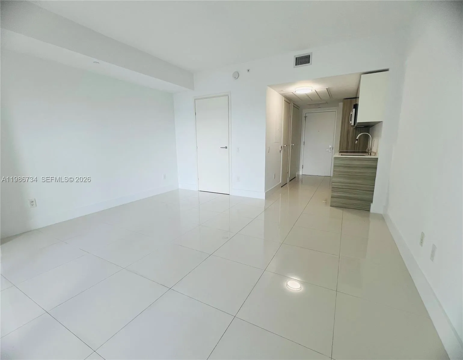1300 Brickell Bay Dr 1606, Miami, Florida 33131, Miami, Florida 33131, ,1 BathroomBathrooms,Residential,For Sale,1300 Brickell Bay Dr 1606, Miami, Florida 33131,A11986734