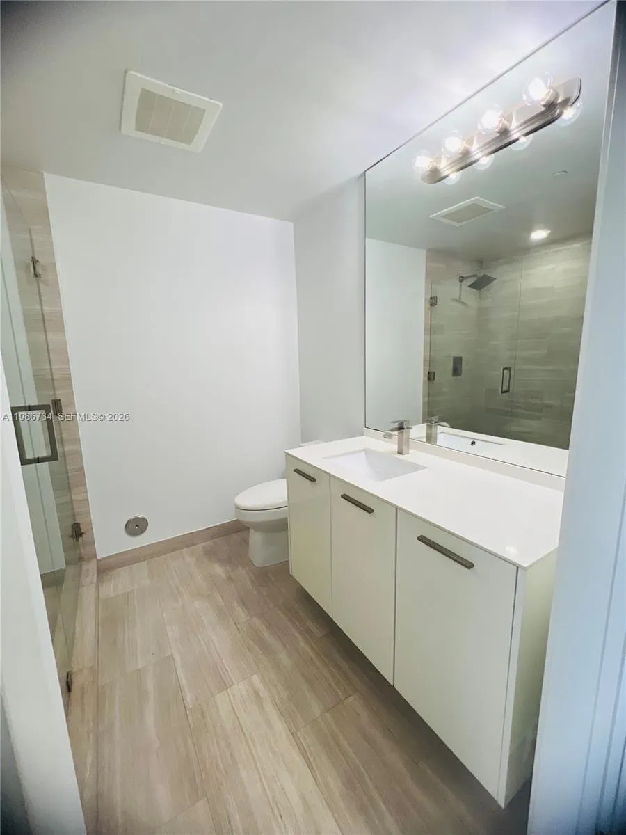 1300 Brickell Bay Dr 1606, Miami, Florida 33131, Miami, Florida 33131, ,1 BathroomBathrooms,Residential,For Sale,1300 Brickell Bay Dr 1606, Miami, Florida 33131,A11986734