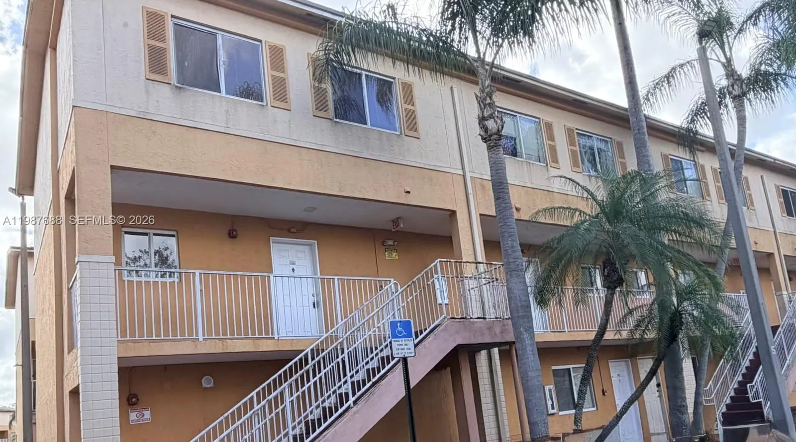 6205 Kendale Lakes Cir 288, Miami, Florida 33183, Miami, Florida 33183, 3 Bedrooms Bedrooms, ,2 BathroomsBathrooms,Residential Lease,For Rent,6205 Kendale Lakes Cir 288, Miami, Florida 33183,A11987688