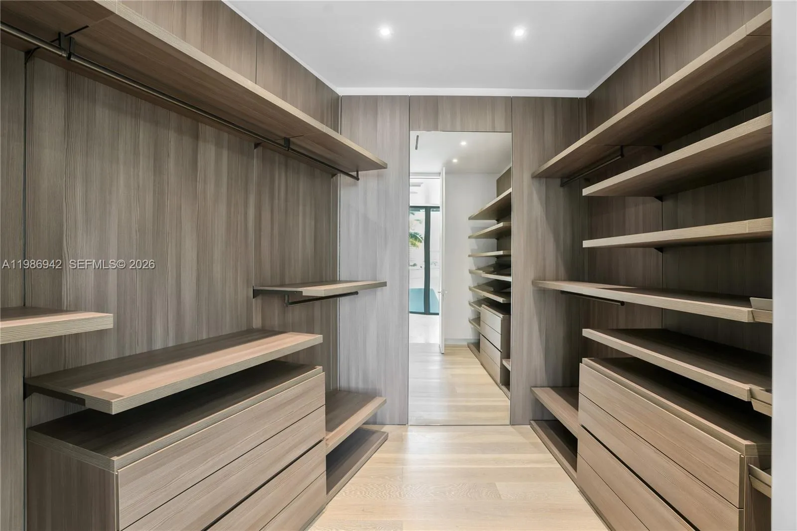 501 Palm Dr, Hallandale Beach, Florida 33009, Hallandale Beach, Florida 33009, 8 Bedrooms Bedrooms, ,9 BathroomsBathrooms,Residential,For Sale,501 Palm Dr, Hallandale Beach, Florida 33009,A11986942