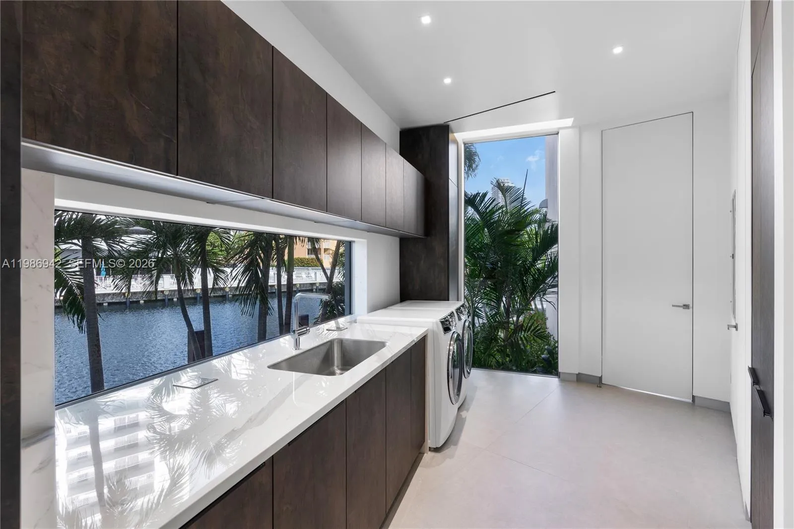 501 Palm Dr, Hallandale Beach, Florida 33009, Hallandale Beach, Florida 33009, 8 Bedrooms Bedrooms, ,9 BathroomsBathrooms,Residential,For Sale,501 Palm Dr, Hallandale Beach, Florida 33009,A11986942