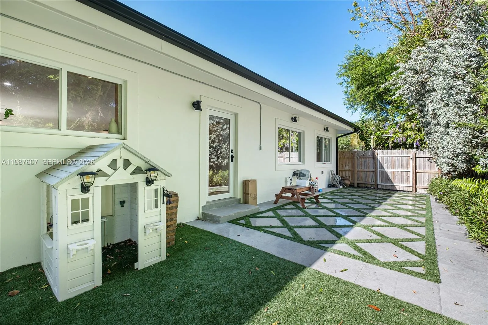 10235 Sw 58th Ct, Pinecrest, Florida 33156, Pinecrest, Florida 33156, 5 Bedrooms Bedrooms, ,3 BathroomsBathrooms,Residential,For Sale,10235 Sw 58th Ct, Pinecrest, Florida 33156,A11987607