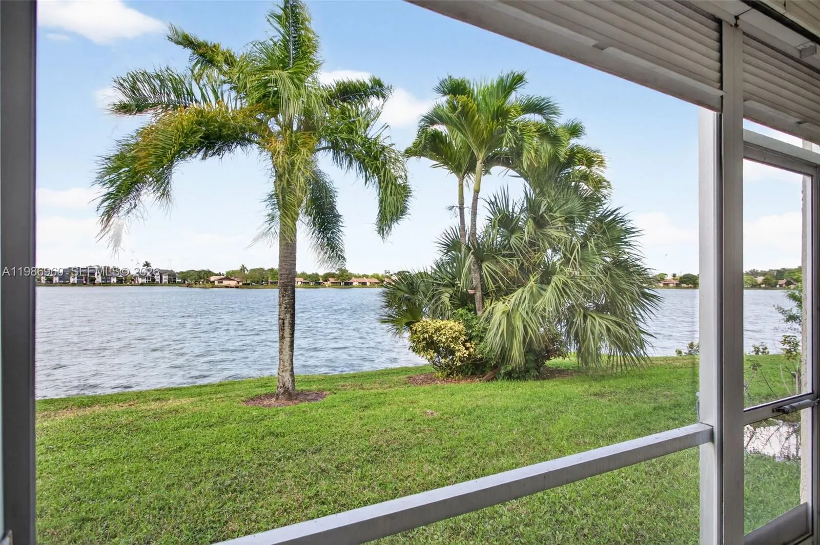 5520 Lakeside Dr 105, Margate, Florida 33063, Margate, Florida 33063, 2 Bedrooms Bedrooms, ,2 BathroomsBathrooms,Residential,For Sale,5520 Lakeside Dr 105, Margate, Florida 33063,A11986960