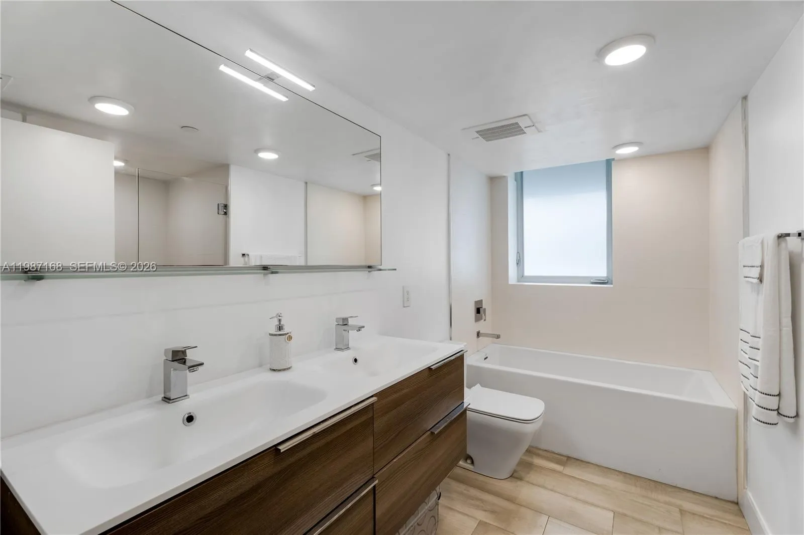 9261 E Bay Harbor Dr 607, Bay Harbor Islands, Flor, Bay Harbor Islands, Florida 33154, 2 Bedrooms Bedrooms, ,2 BathroomsBathrooms,Residential,For Sale,9261 E Bay Harbor Dr 607, Bay Harbor Islands, Flor,A11987168