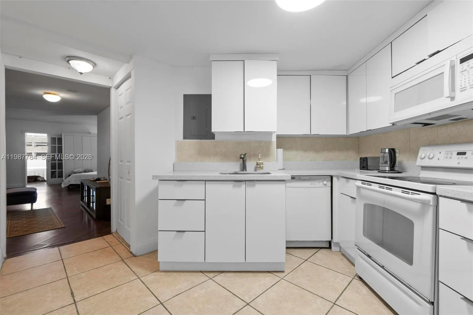801 Brickell Bay Dr 361, Miami, Florida 33131, Miami, Florida 33131, 2 Bedrooms Bedrooms, ,2 BathroomsBathrooms,Residential,For Sale,801 Brickell Bay Dr 361, Miami, Florida 33131,A11987784