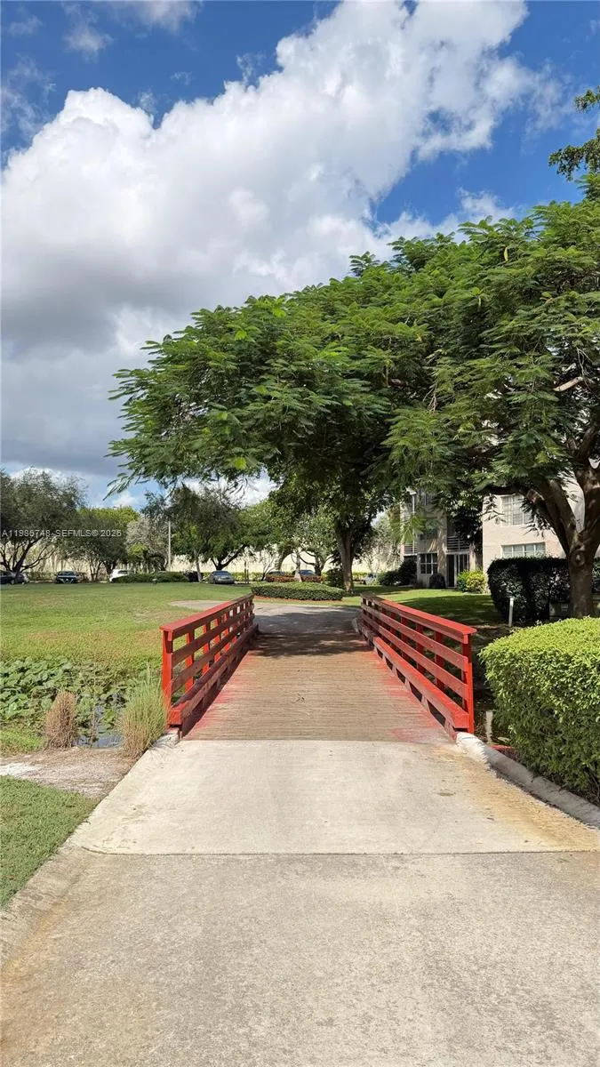 9461 Evergreen Pl 305, Davie, Florida 33324, Davie, Florida 33324, 1 Bedroom Bedrooms, ,1 BathroomBathrooms,Residential,For Sale,9461 Evergreen Pl 305, Davie, Florida 33324,A11986748