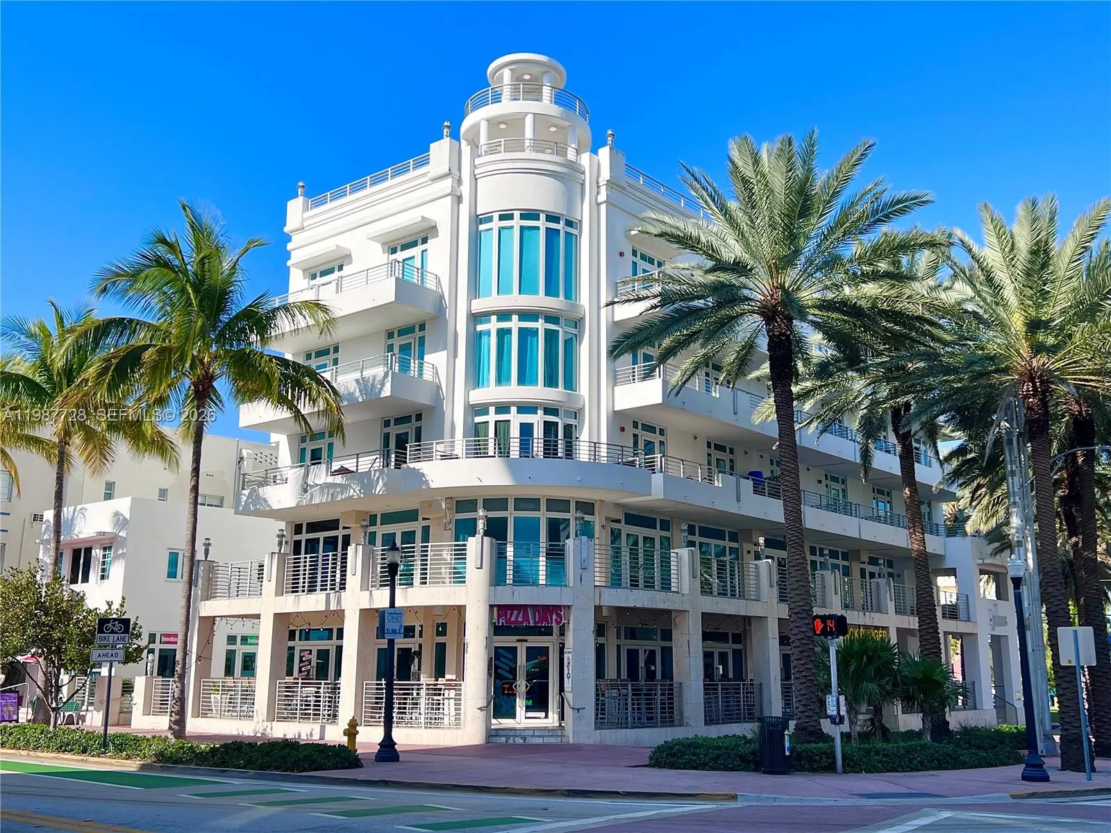 448 Ocean Dr 302, Miami Beach, Florida 33139, Miami Beach, Florida 33139, 2 Bedrooms Bedrooms, ,2 BathroomsBathrooms,Residential,For Sale,448 Ocean Dr 302, Miami Beach, Florida 33139,A11987728