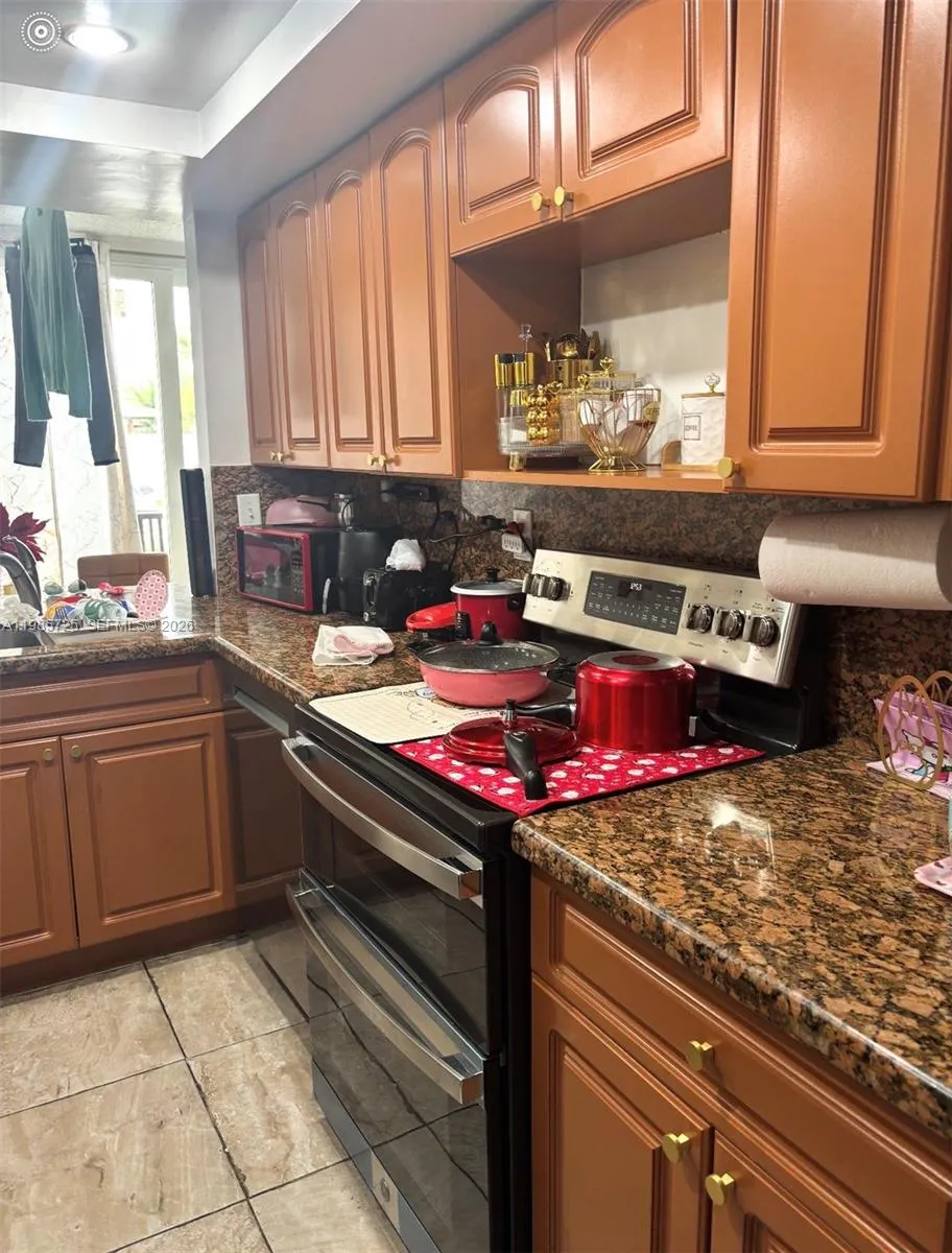 9441 Sw 4th St 111, Miami, Florida 33174, Miami, Florida 33174, 2 Bedrooms Bedrooms, 1 Room Rooms,2 BathroomsBathrooms,Residential,For Sale,9441 Sw 4th St 111, Miami, Florida 33174,A11985725